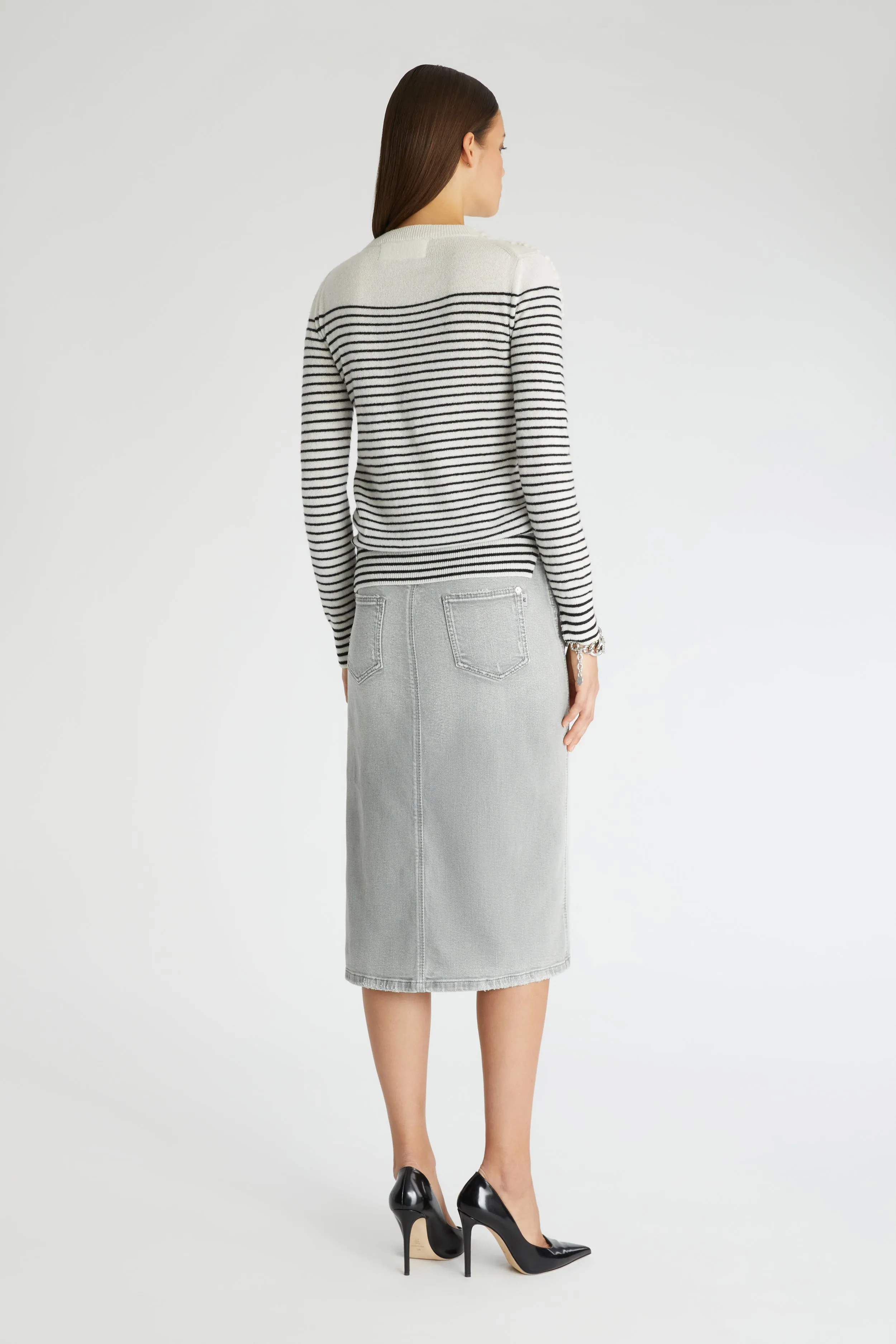 Pencil skirt with buttons in gray denim fabric