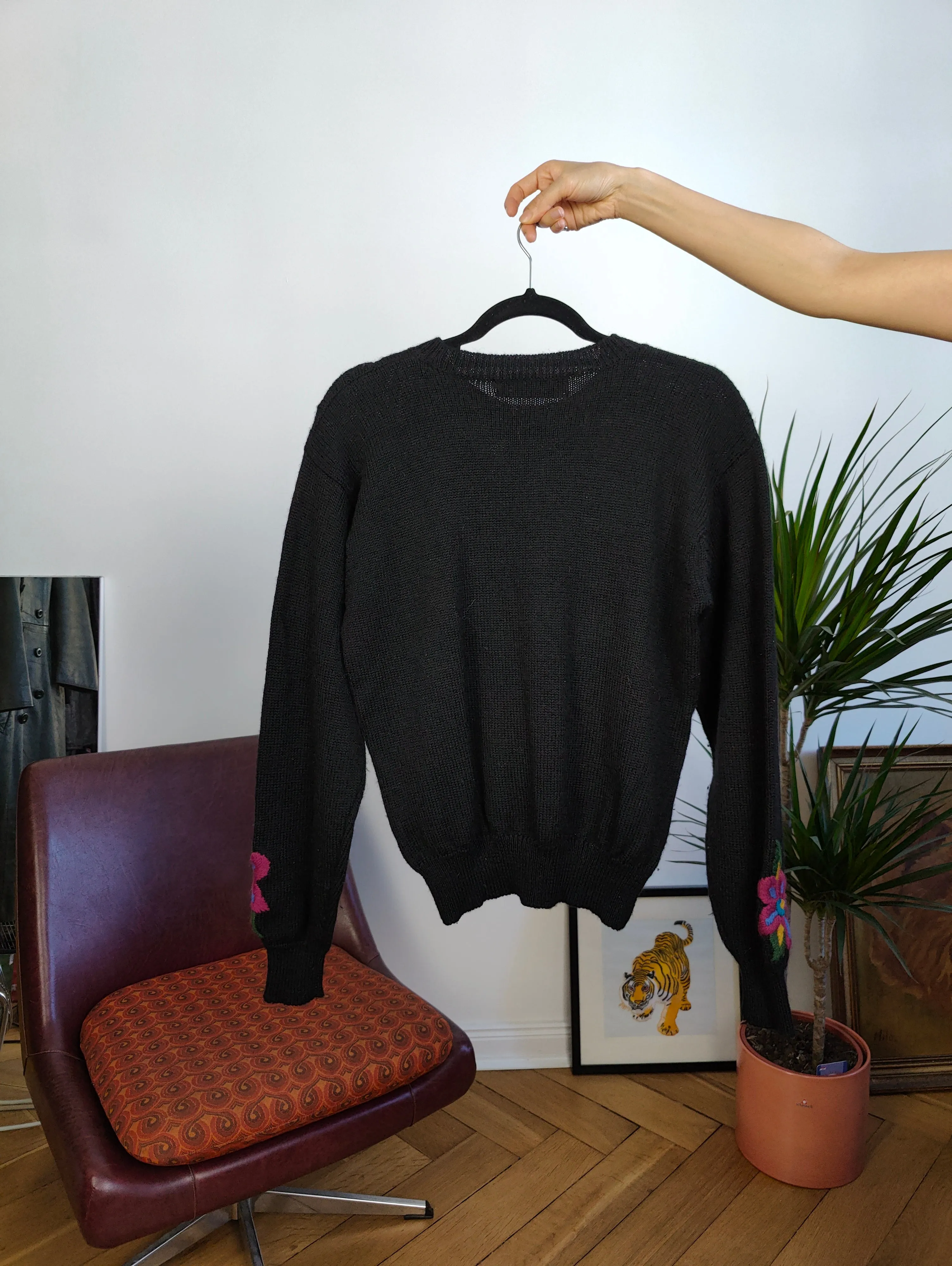 Vintage 100% wool sweater flower floral embroidery black winter knit knitted pullover jumper S