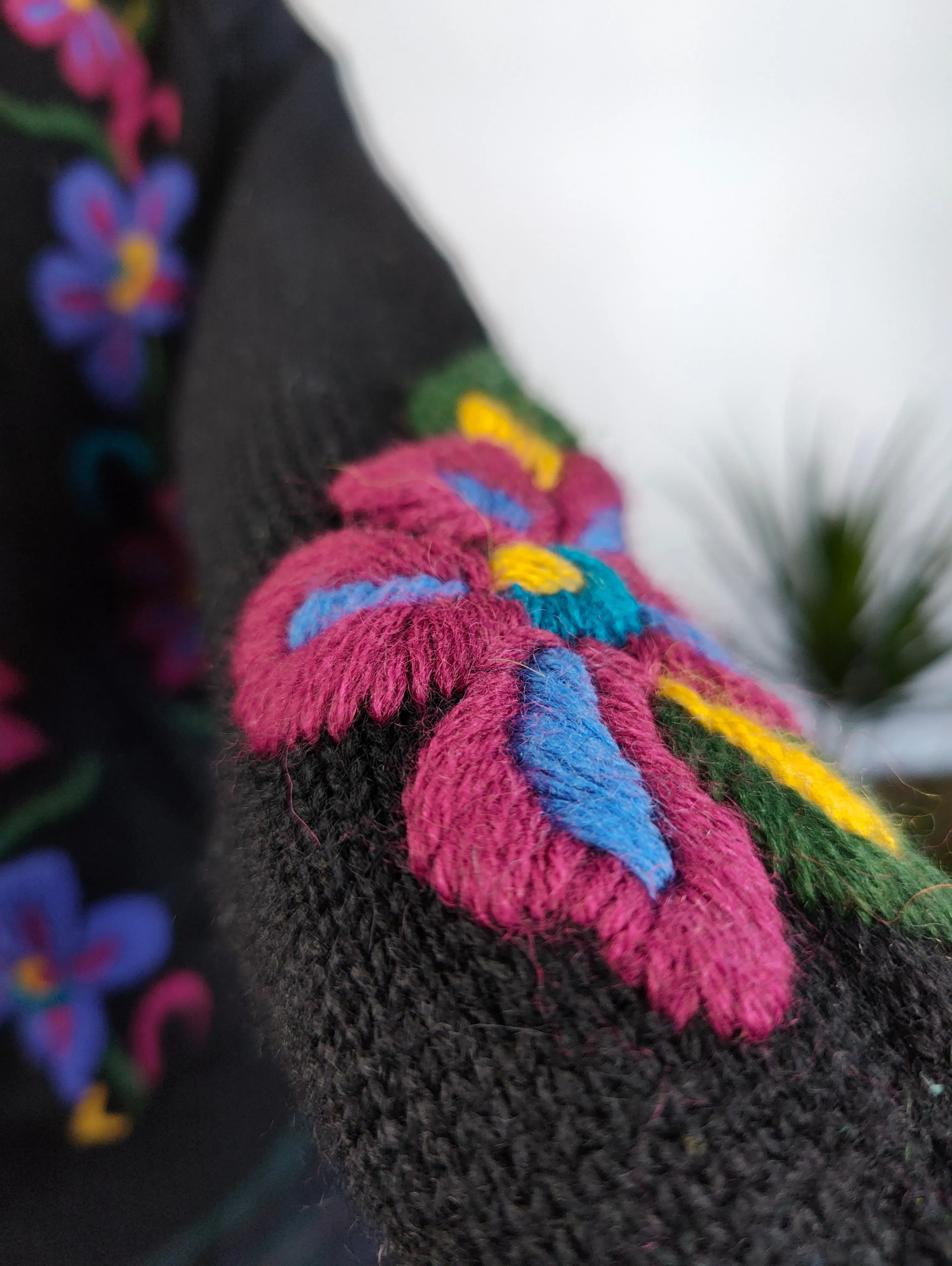 Vintage 100% wool sweater flower floral embroidery black winter knit knitted pullover jumper S
